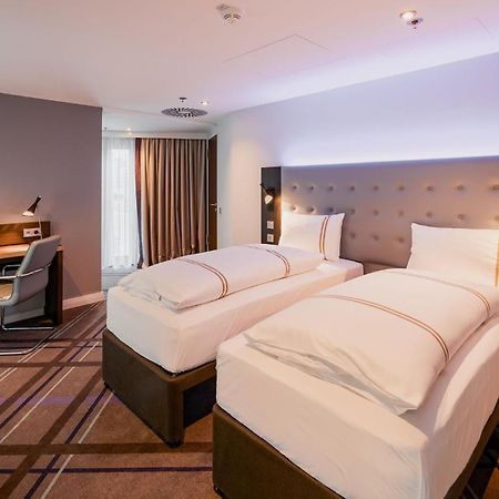 Premier Inn Stuttgart City Europaviertel ภายนอก รูปภาพ
