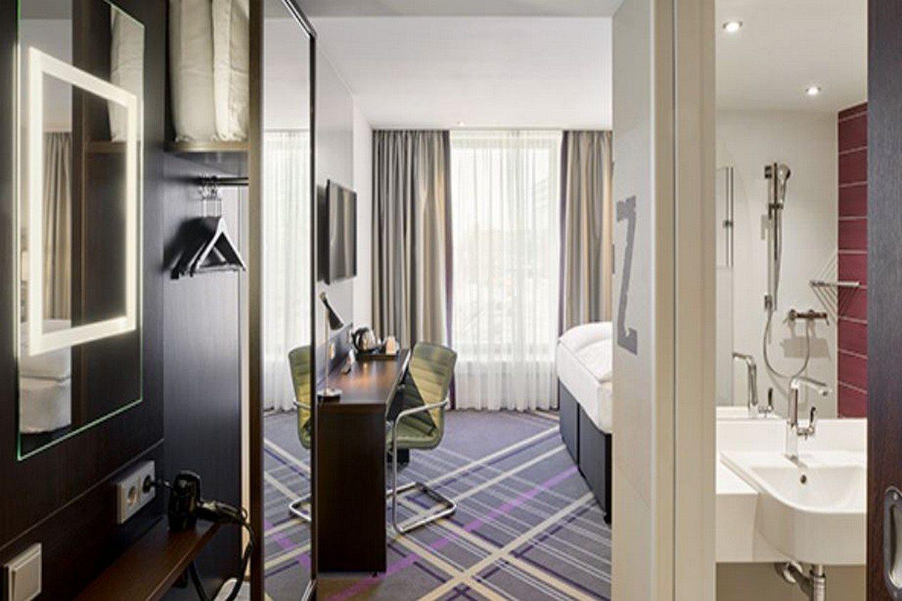 Premier Inn Stuttgart City Europaviertel ภายนอก รูปภาพ