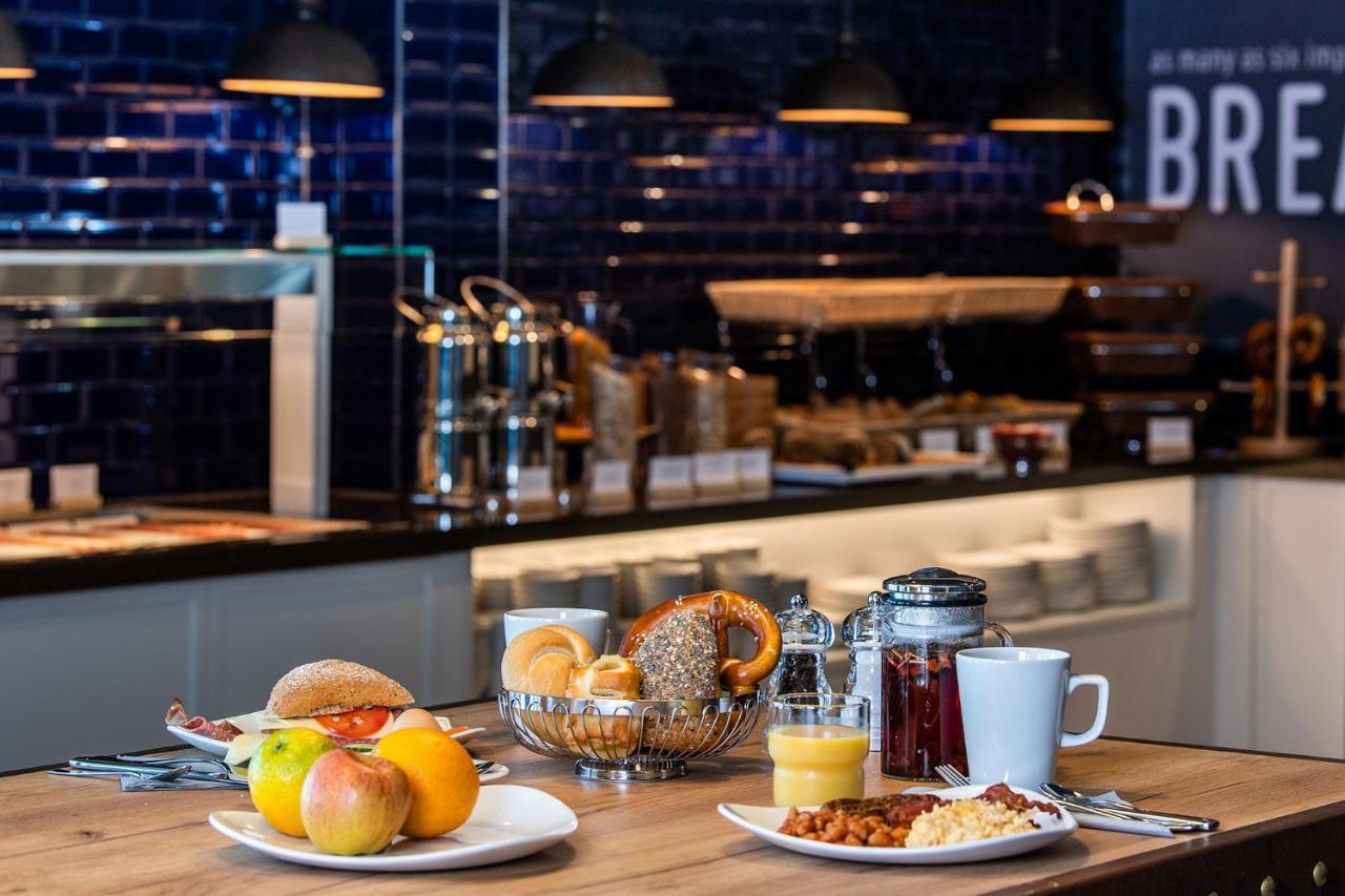 Premier Inn Stuttgart City Europaviertel ภายนอก รูปภาพ
