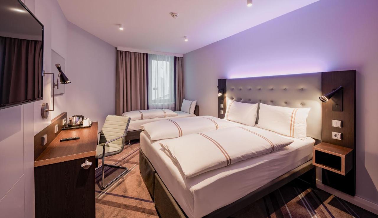 Premier Inn Stuttgart City Europaviertel ภายนอก รูปภาพ