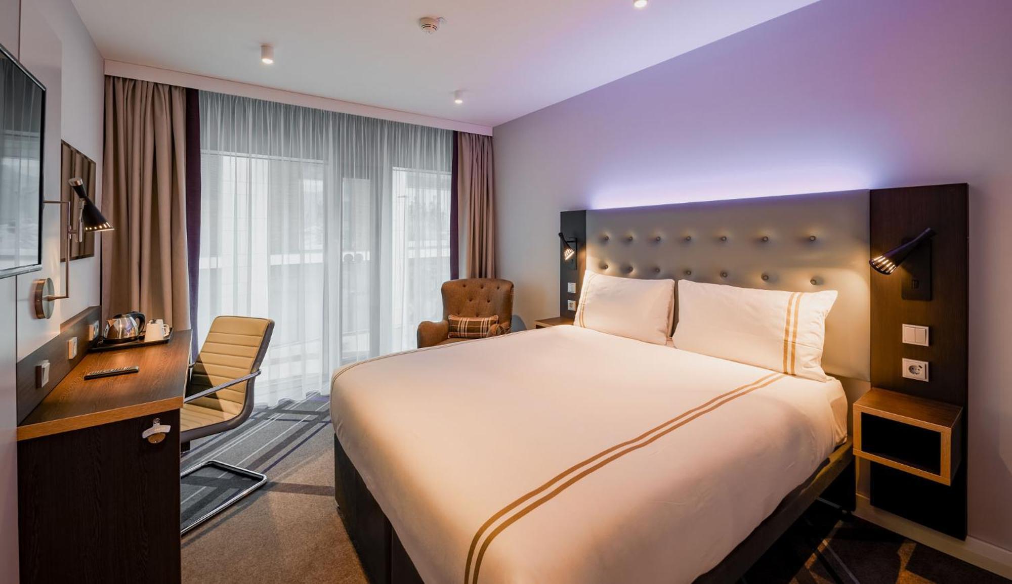 Premier Inn Stuttgart City Europaviertel ภายนอก รูปภาพ