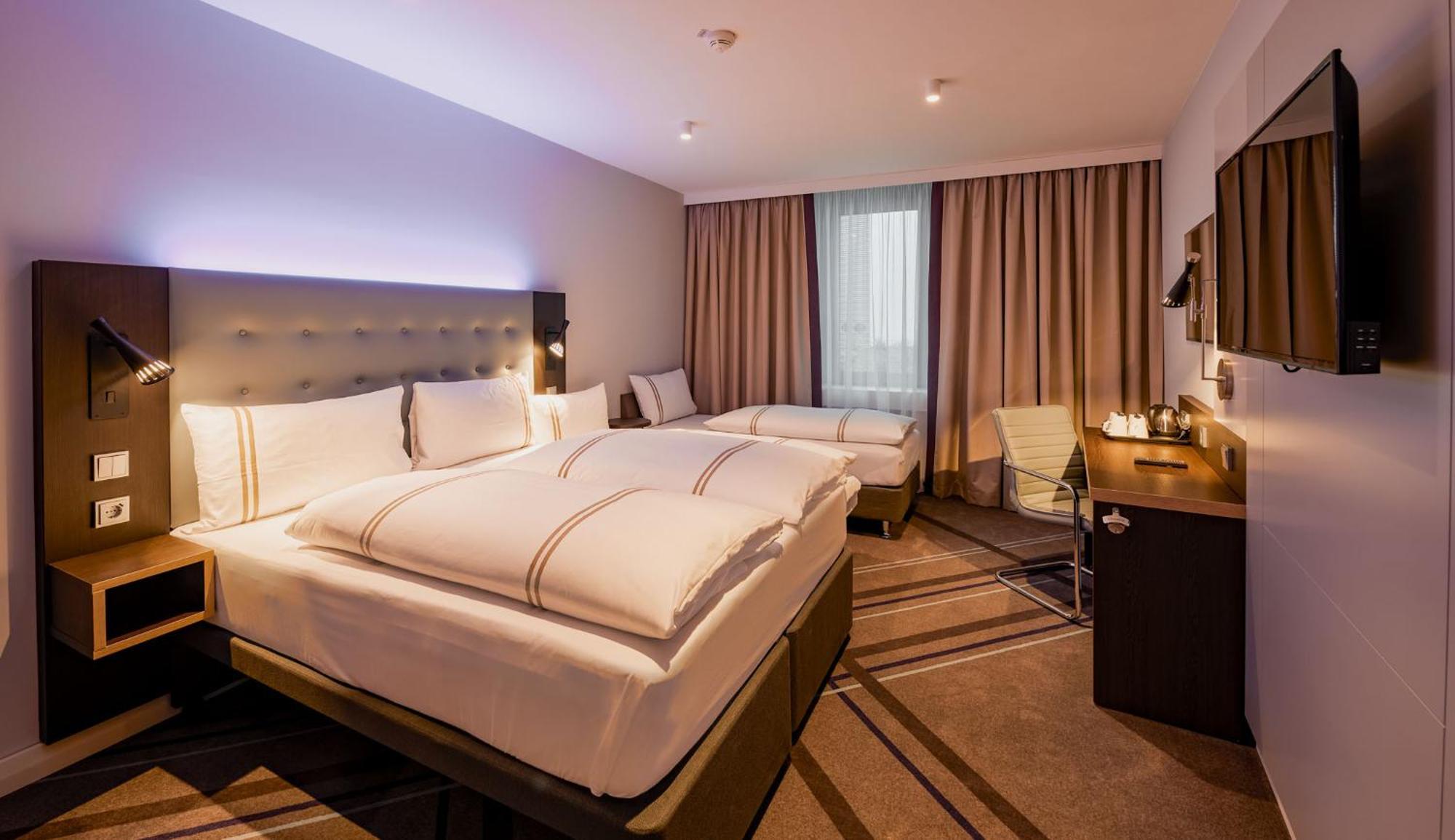 Premier Inn Stuttgart City Europaviertel ภายนอก รูปภาพ