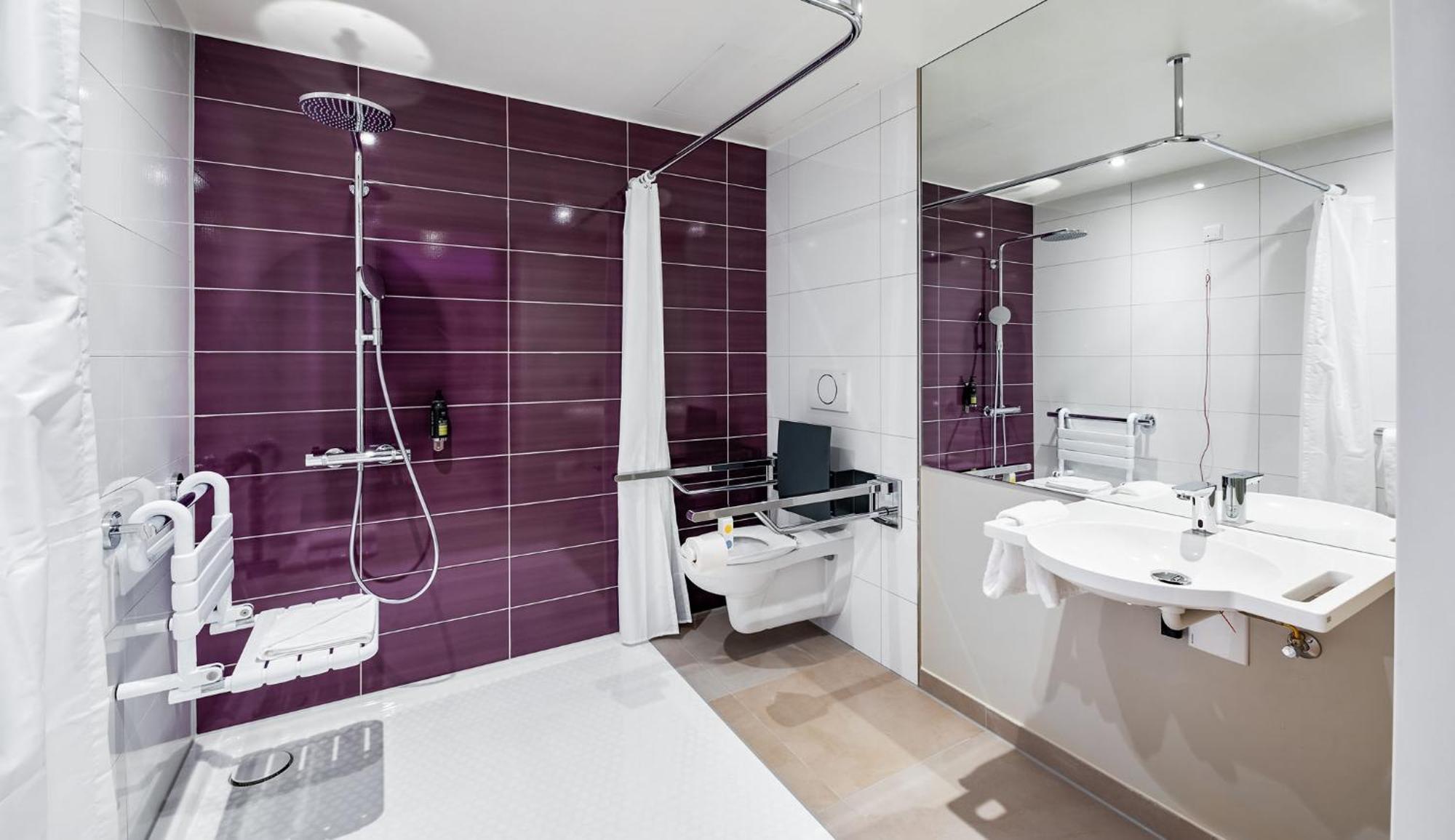 Premier Inn Stuttgart City Europaviertel ภายนอก รูปภาพ